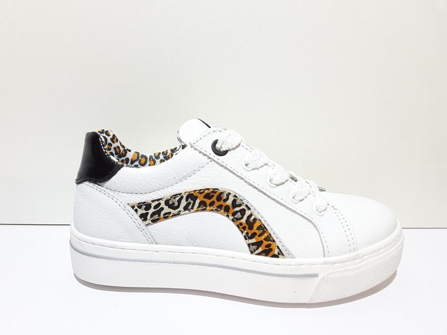 witte sneaker met panter
